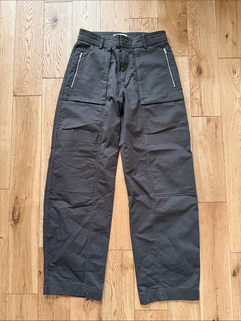 A&F Mid Rise Barrel Utility Pant size 4L
